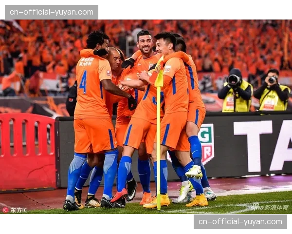 “中超首轮观众数据：现场观赛总人次破纪录，移动端直播独立用户数增长持平”