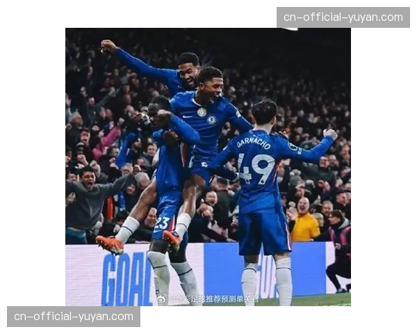 比赛突发:布莱顿对阵狼队,邓克与对方球员冲突,主裁出示黄牌 比赛突发:布莱顿对阵狼队,邓克与对方球员冲突,主裁出示黄牌